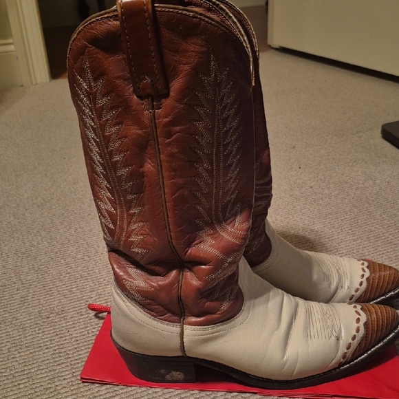 Men's Brown and Cream Cowboy Boots - Picture 6 of 8